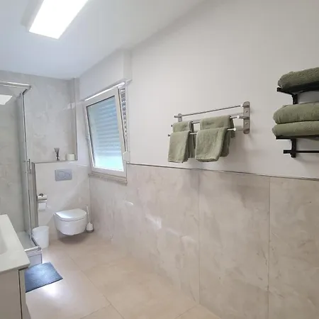 Gaestehaus 2b 3* 줄리흐